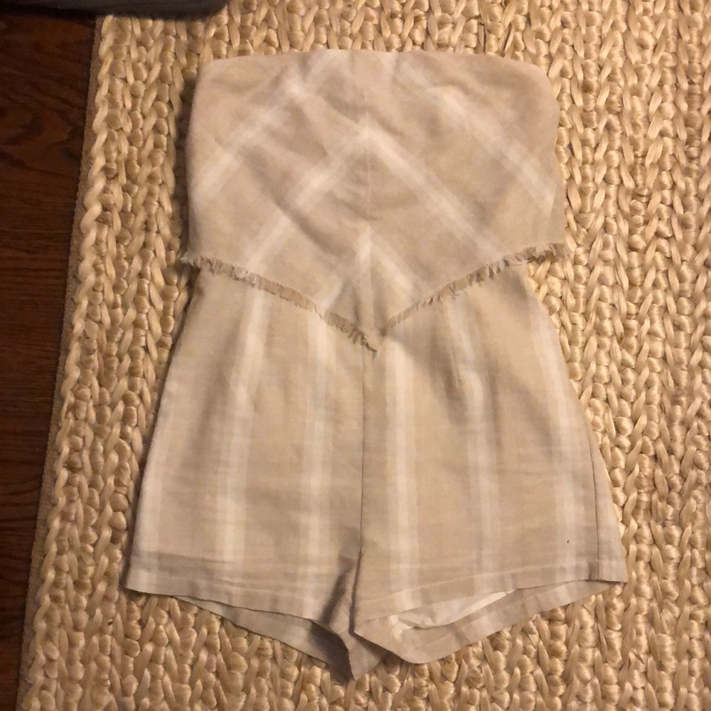 Strapless small bandana romper beige and white